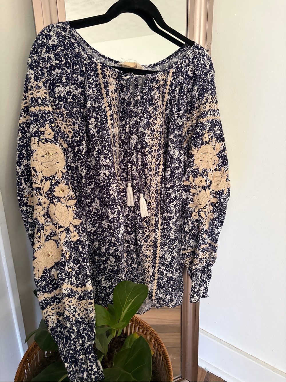 Lightweight Savanna Jane 2X Navy Floral Embroidered Boho Blouse